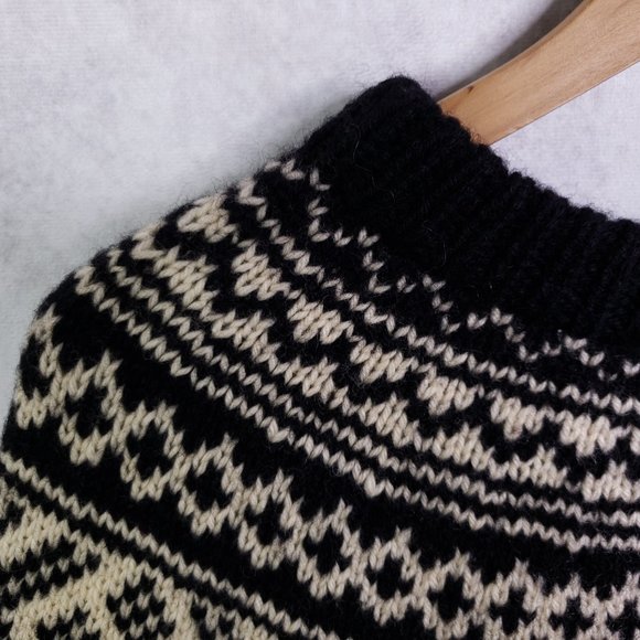 Vintage Handmade in Norway Fair Isle 100% Wool Crewneck Pullover Sweater - Picture 5 of 7